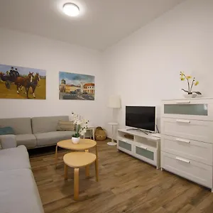 Rentalsevilla Luminoso Apartamento Por Casa Pilatos Siviglia
